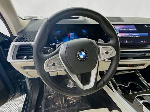 Certified 2024 BMW X7 xDrive40i image 11
