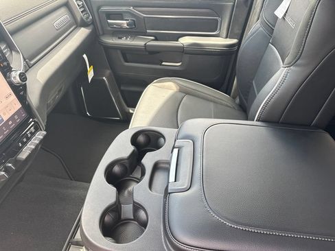New 2026 RAM 2500 Laramie AWD/4WD image 27