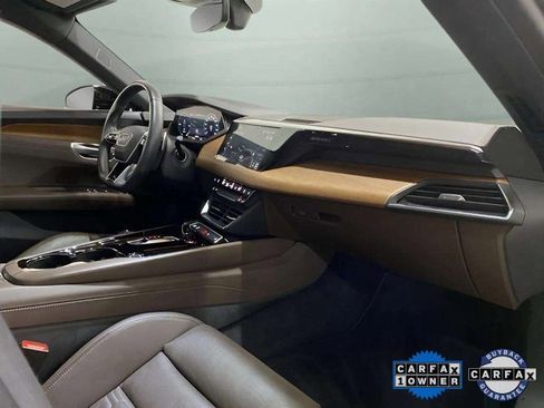 Used 2022 Audi e-tron GT Premium Plus image 75