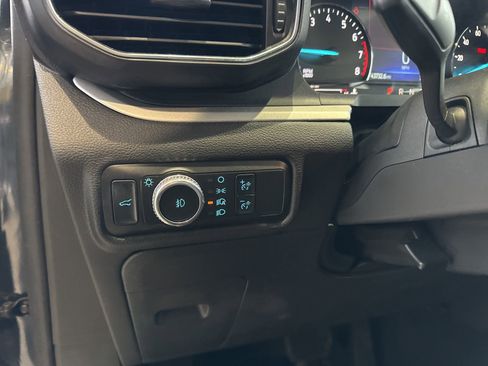 Certified 2022 Ford Explorer XLT w/ Equipment Group 202A image 28