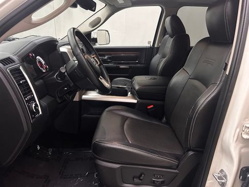 Used 2016 RAM 1500 Laramie w/ Convenience Group AWD/4WD image 12