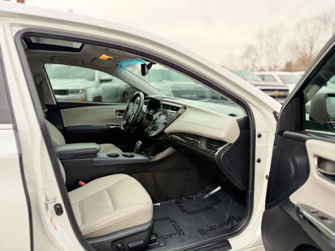 Used 2013 Toyota Avalon XLE Touring image 19