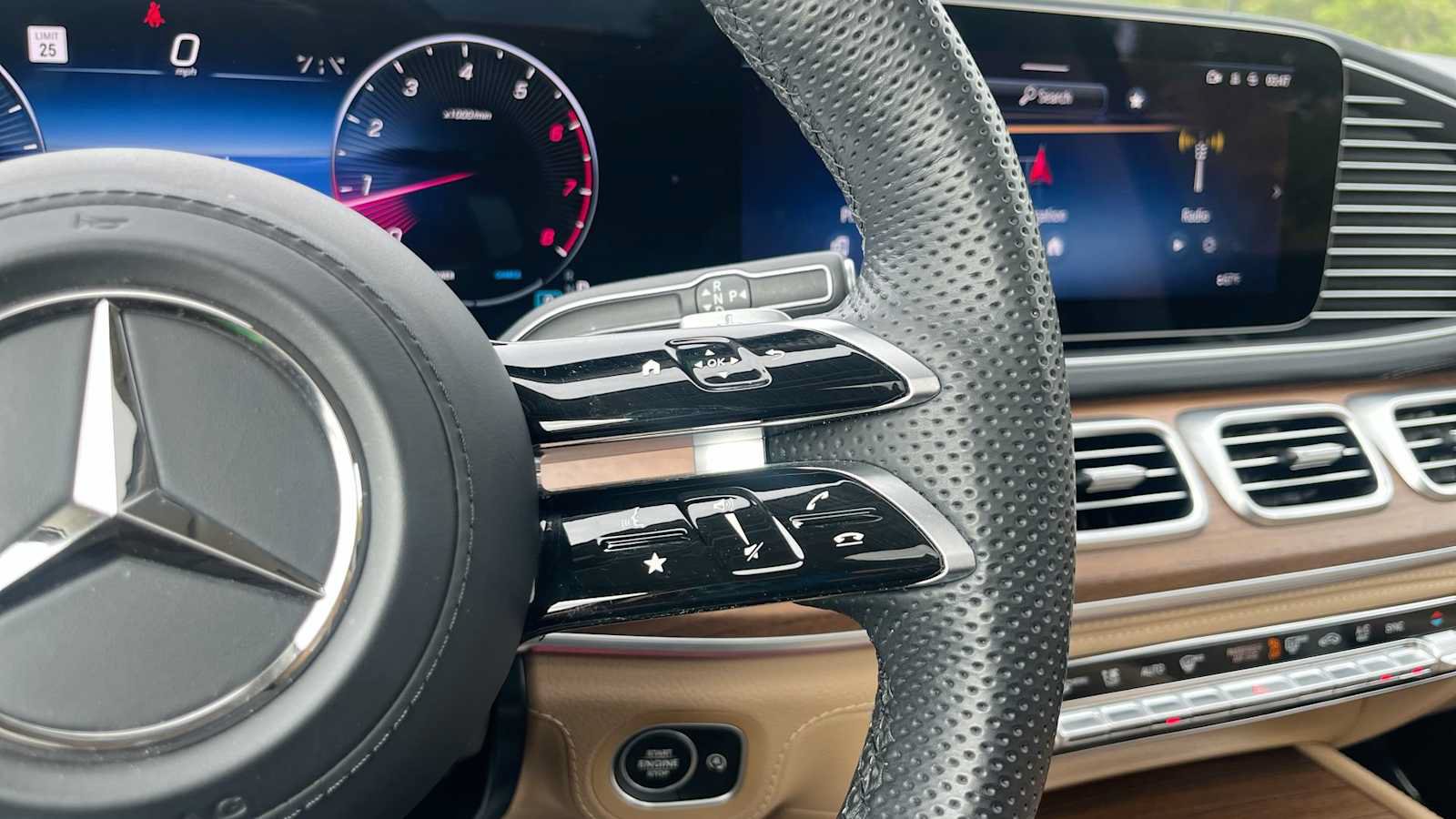 Certified 2024 Mercedes-Benz GLS 450 4MATIC image 42