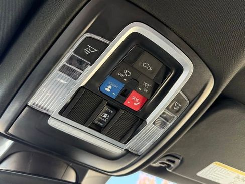 Used 2023 RAM 1500 Laramie image 24