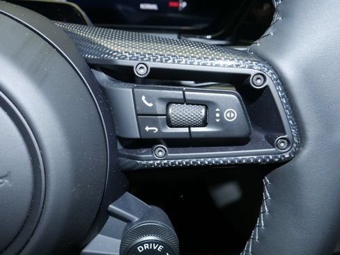 Certified 2026 Porsche Macan Turbo Electric AWD/4WD image 37