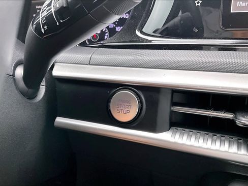 Used 2023 Kia K5 GT-Line image 31