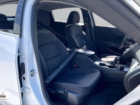 Used 2022 Chevrolet Malibu LS w/ Driver Confidence Package II FWD image 7