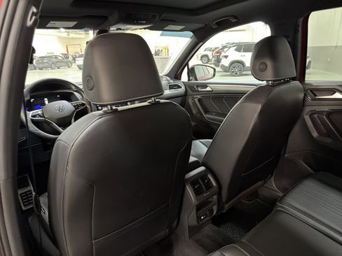 Certified 2024 Volkswagen Tiguan SE R-Line FWD image 16