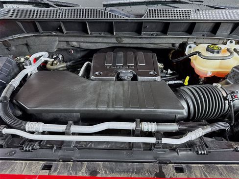 Used 2023 Chevrolet Silverado 1500 LT AWD/4WD image 17