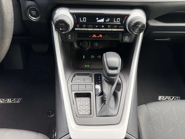 Used 2024 Toyota RAV4 XLE FWD image 29