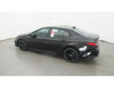 New 2026 Toyota Camry SE image 4