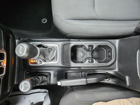 Used 2020 Jeep Wrangler Unlimited Sport S image 18