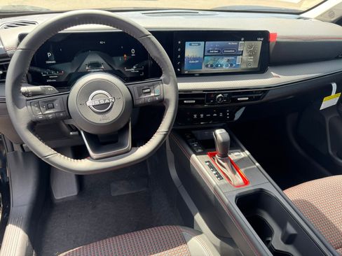 New 2025 Nissan Kicks SR image 12