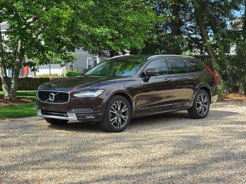 Used 2017 Volvo V90 T6 Cross Country AWD/4WD image 1