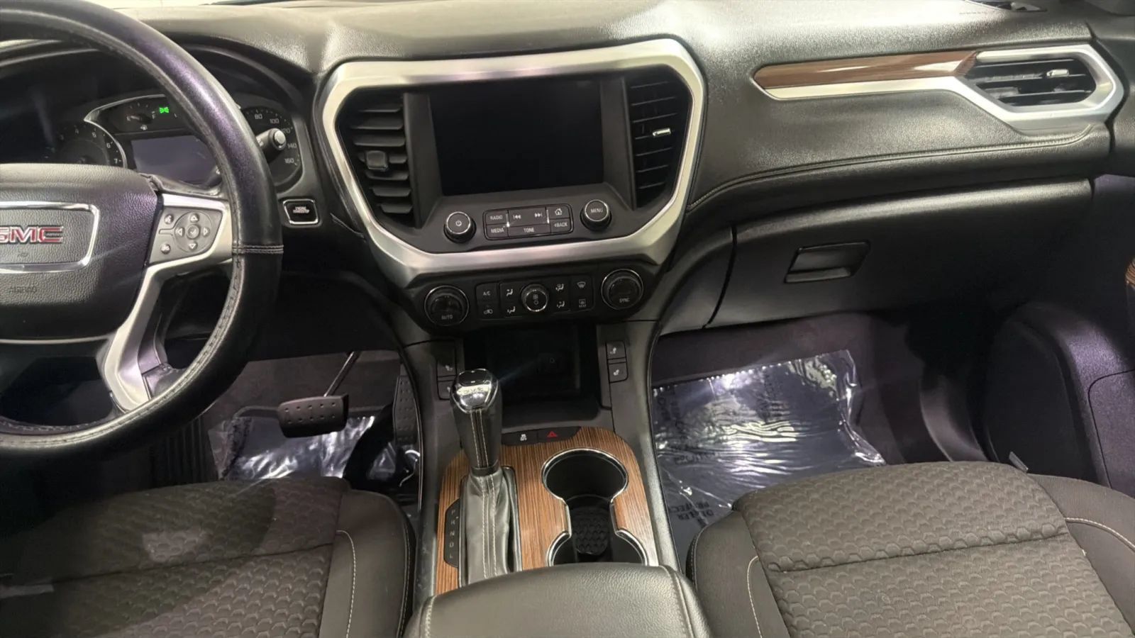 Used 2018 GMC Acadia SLE w/ LPO, Cargo Package FWD image 17