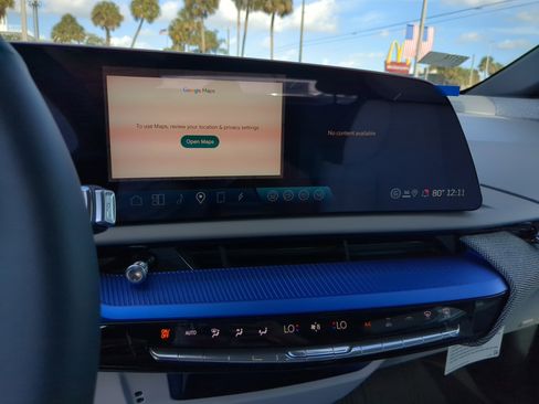 New 2026 Cadillac Optiq Luxury 1 image 25