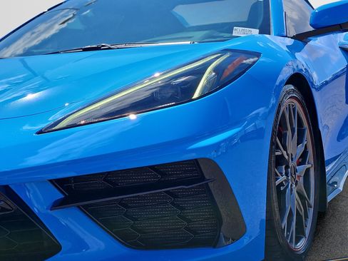 Used 2023 Chevrolet Corvette Stingray Preferred Conv w/ Z51 Performance Package RWD image 7