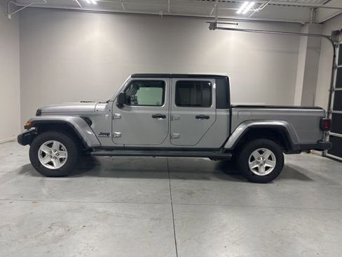 Used 2020 Jeep Gladiator Sport w/ Quick Order Package 24S image 10