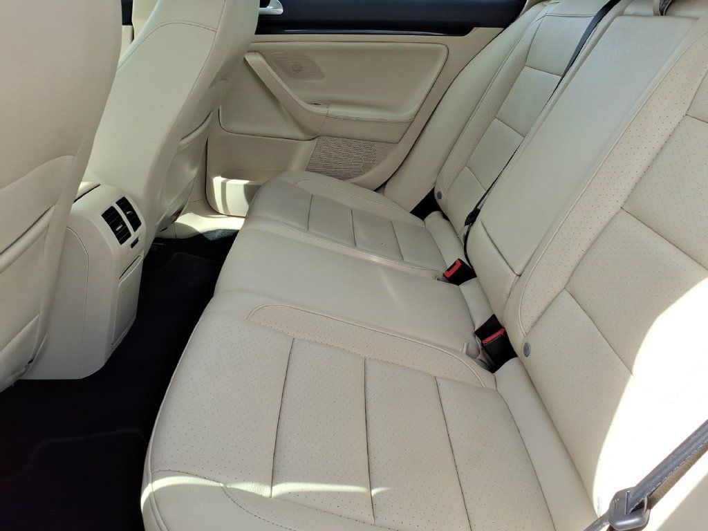Used 2013 Volkswagen Jetta TDI FWD image 13
