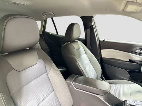 New 2026 Chevrolet Trax LT w/ LT Convenience Package image 30