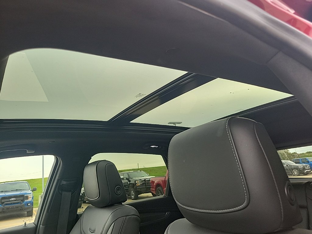 Used 2024 Cadillac XT5 Premium Luxury w/ Platinum Package AWD/4WD image 8