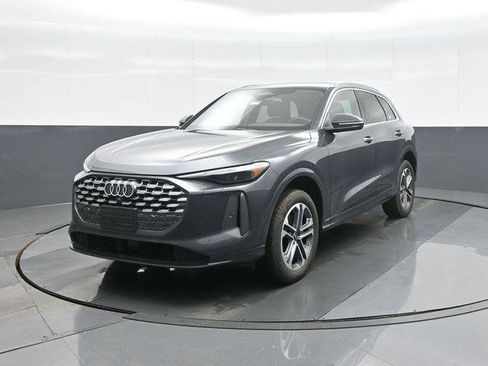 New 2025 Audi Q5 Premium image 3