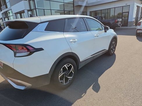 Certified 2024 Kia Sportage LX FWD image 6