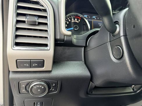Used 2016 Ford F150 Lariat w/ Equipment Group 502A Luxury AWD/4WD image 29