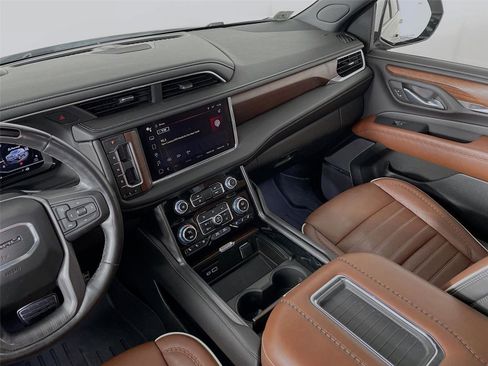 Used 2023 GMC Yukon XL Denali Ultimate image 28