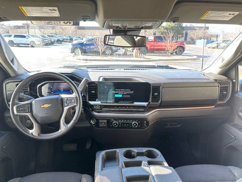 Used 2024 Chevrolet Silverado 2500 LT w/ Convenience Package image 35