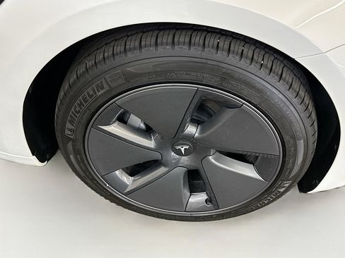 Used 2022 Tesla Model 3 Long Range image 11