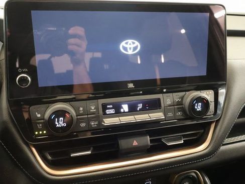Used 2025 Toyota Grand Highlander AWD Hybrid image 20