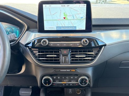 Used 2022 Ford Escape Titanium image 23