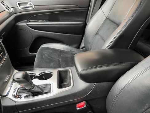 Used 2018 Jeep Grand Cherokee Altitude image 33