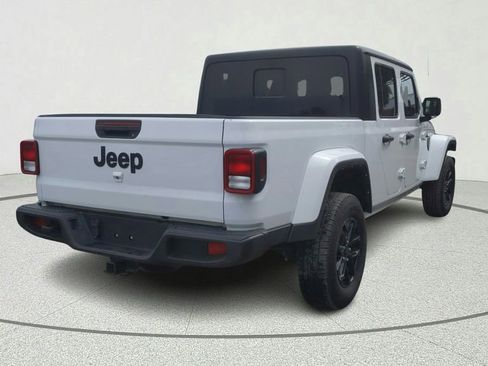 Used 2022 Jeep Gladiator Sport AWD/4WD image 6