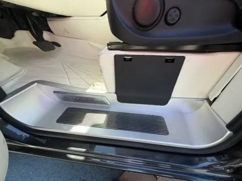 Used 2021 Mercedes-Benz Metris Passenger w/ Premium Safety Package image 63
