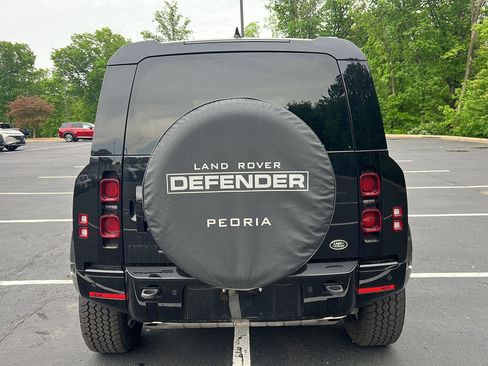 Certified 2023 Land Rover Defender 110 X-Dynamic SE AWD/4WD image 4