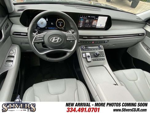 Used 2024 Hyundai Palisade SEL w/ Premium Package FWD image 15