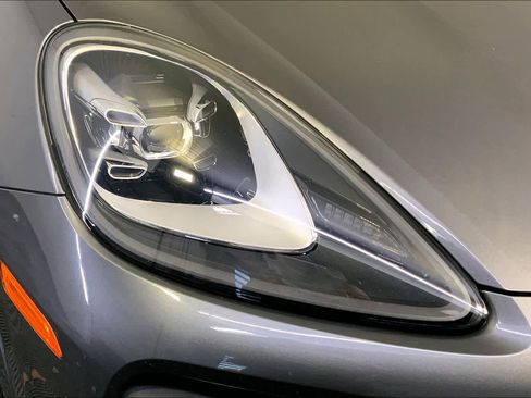 Used 2023 Porsche Cayenne image 12