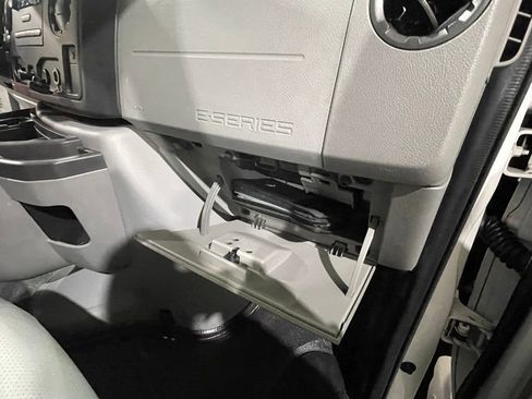Used 2010 Ford E-250 and Econoline 250 image 20
