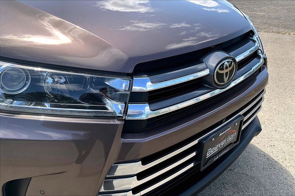 Used 2018 Toyota Highlander Limited Platinum AWD/4WD image 32