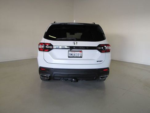 Certified 2025 Honda Pilot Sport image 22