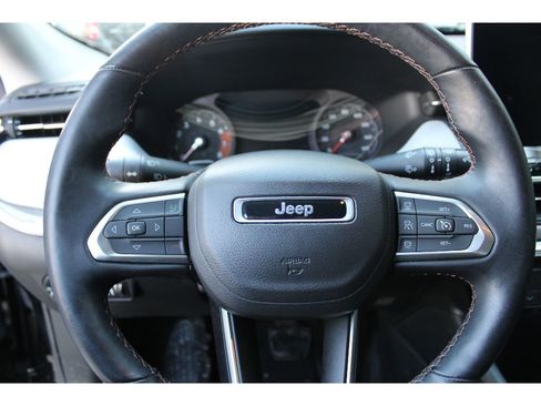 Certified 2022 Jeep Compass Limited image 12