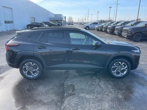 New 2026 Chevrolet Trax LT w/ LT Convenience Package image 8