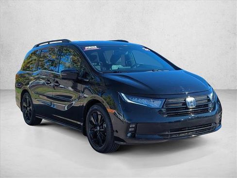 Used 2024 Honda Odyssey Sport image 3