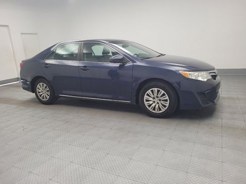 Used 2014 Toyota Camry LE FWD image 11