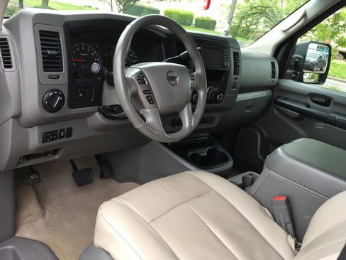 Used 2018 Nissan NV 3500 SL RWD image 22
