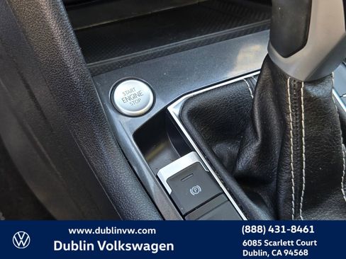 Certified 2023 Volkswagen Tiguan SE w/ Panoramic Sunroof Package FWD image 19