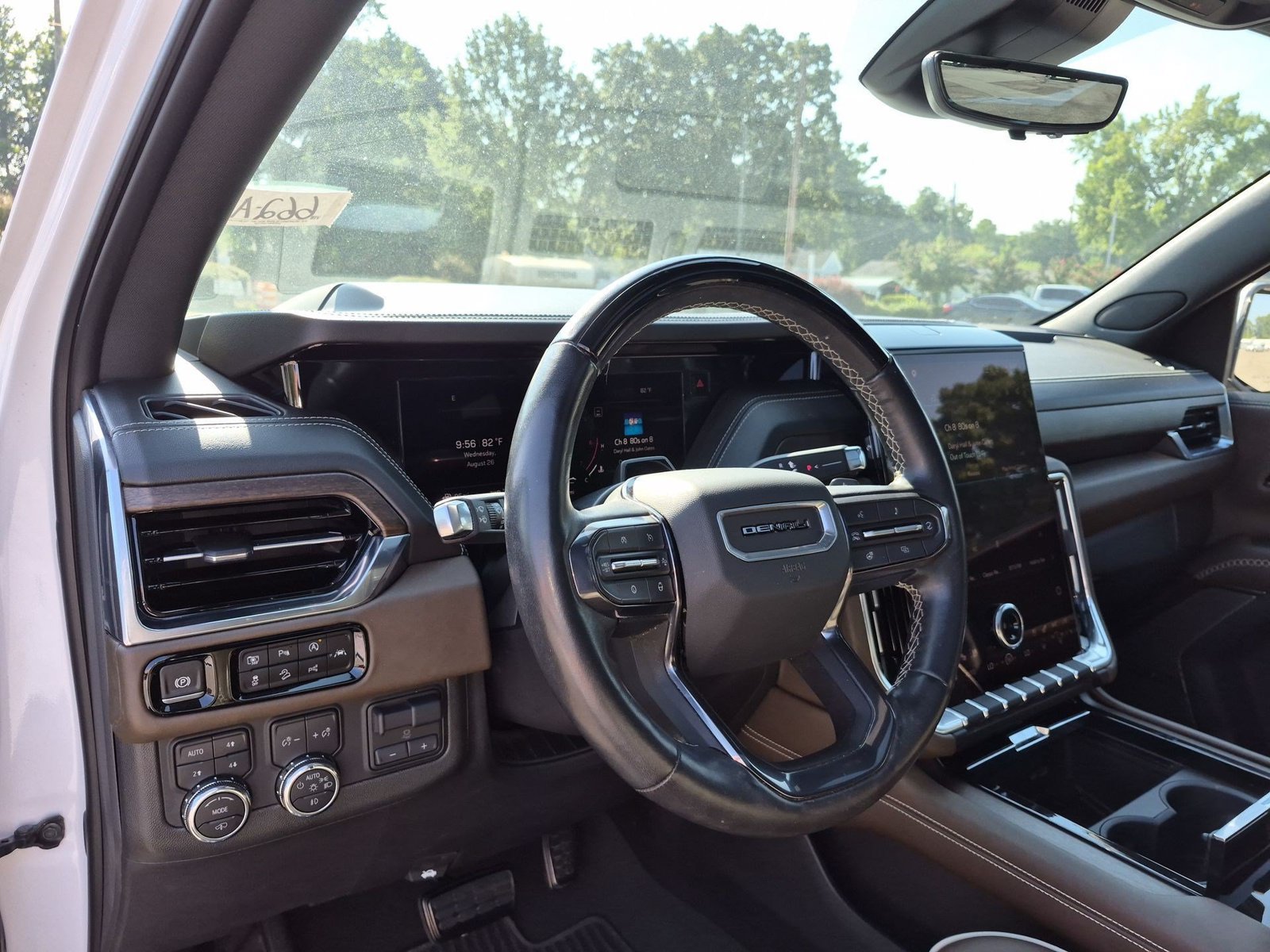 Certified 2025 GMC Yukon Denali Ultimate AWD/4WD image 10