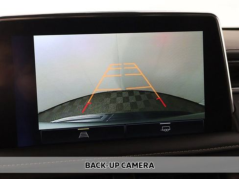 Used 2023 Chevrolet Suburban Premier image 5